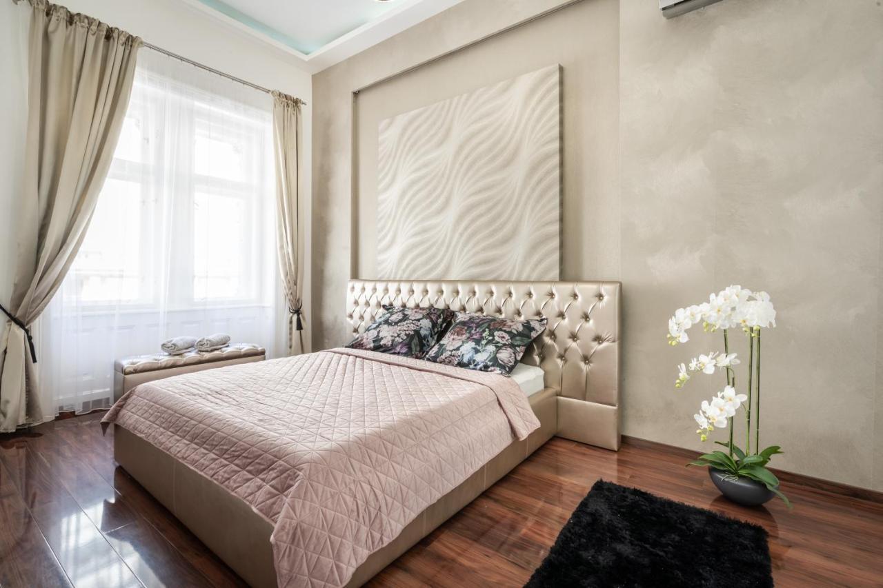 Opera Luxury Apartment With Free Parking Budapest Eksteriør bilde