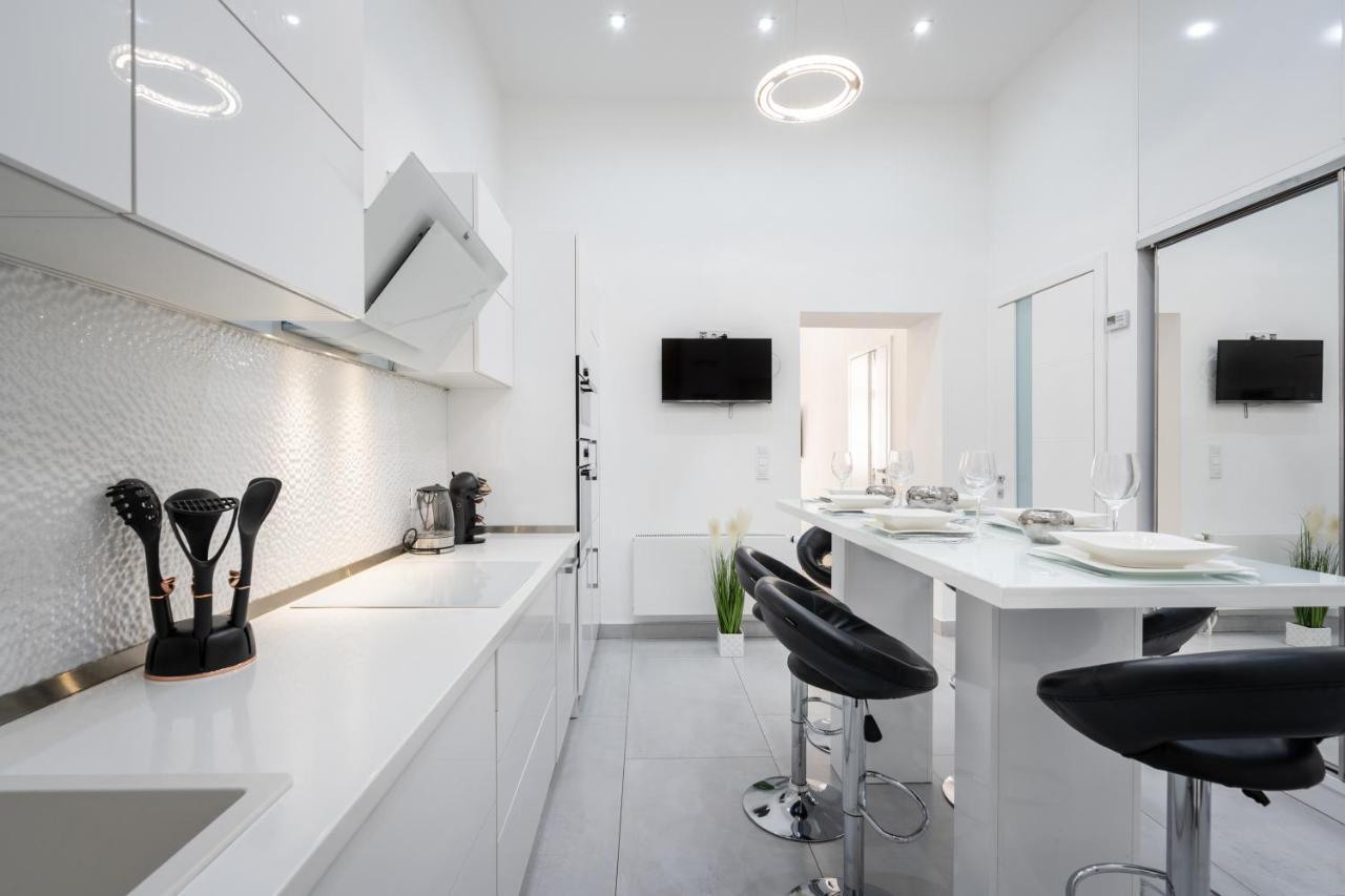Opera Luxury Apartment With Free Parking Budapest Eksteriør bilde