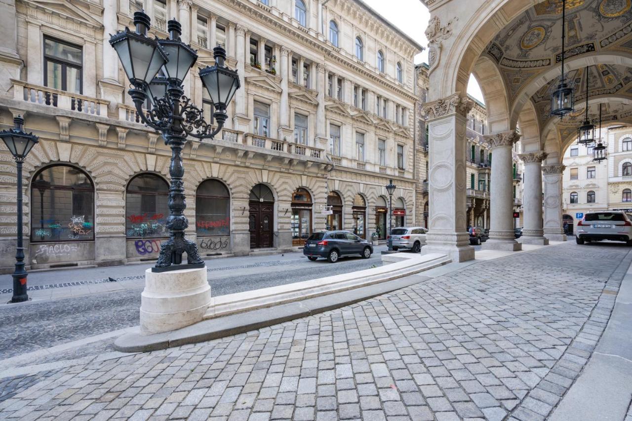 Opera Luxury Apartment With Free Parking Budapest Eksteriør bilde