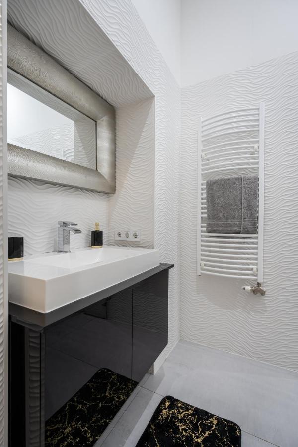 Opera Luxury Apartment With Free Parking Budapest Eksteriør bilde