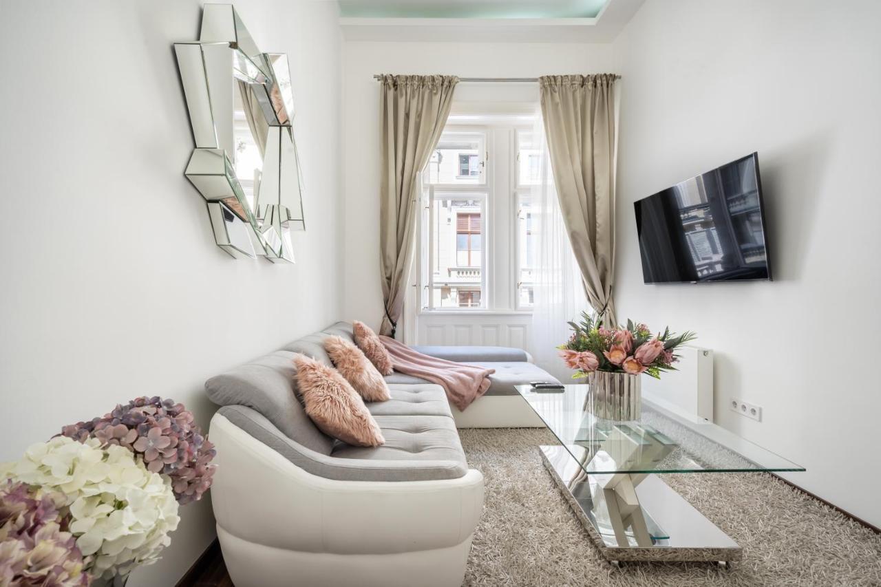 Opera Luxury Apartment With Free Parking Budapest Eksteriør bilde