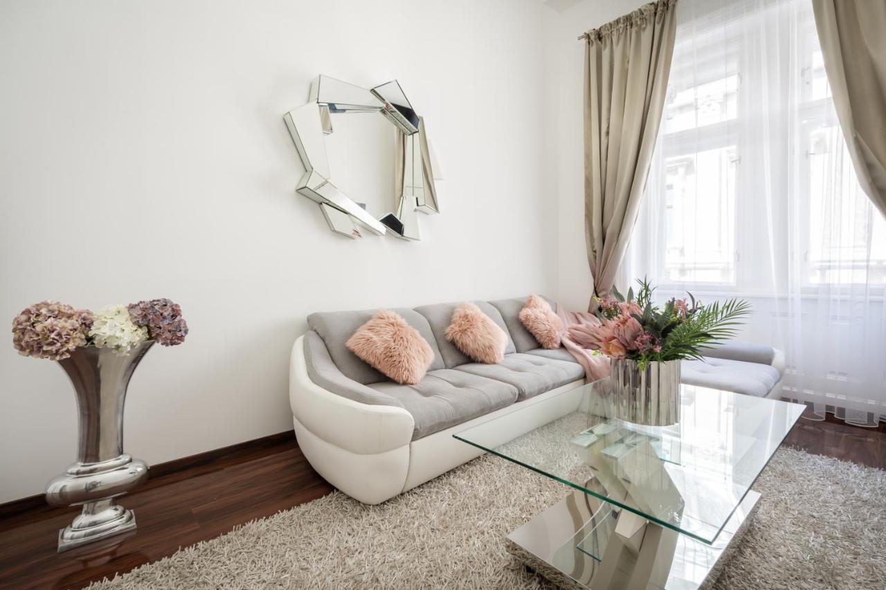 Opera Luxury Apartment With Free Parking Budapest Eksteriør bilde